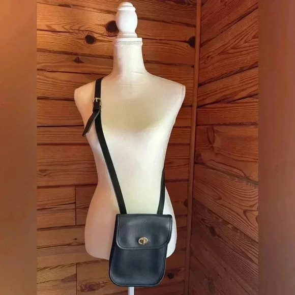 Vintage Coach Small Sidepack 9978 in black​ - Picture 1 of 8